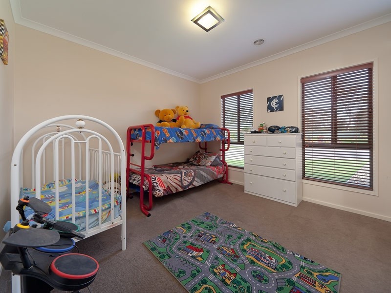1 William Place, Howlong NSW 2643