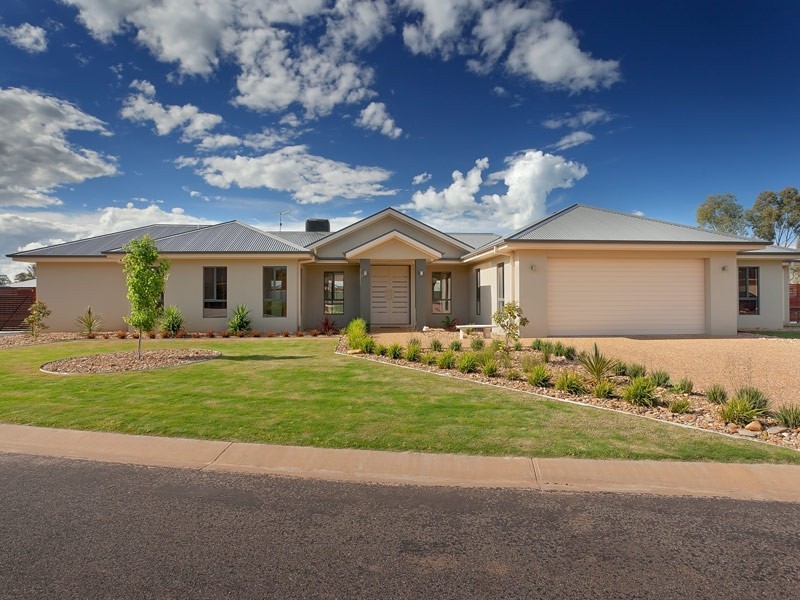 1 William Place, Howlong NSW 2643