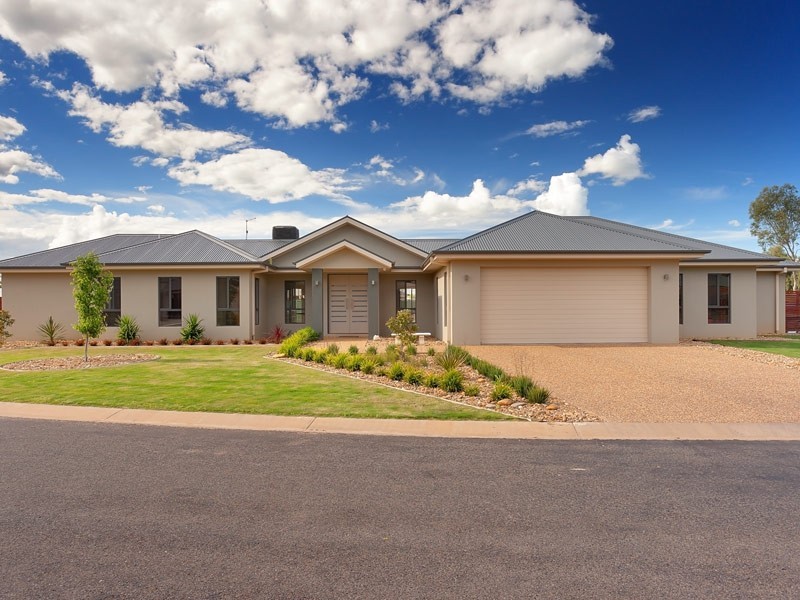 1 William Place, Howlong NSW 2643