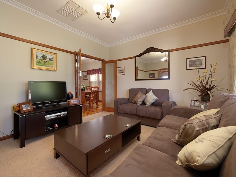 78 Hawkins Street, Howlong NSW 2643