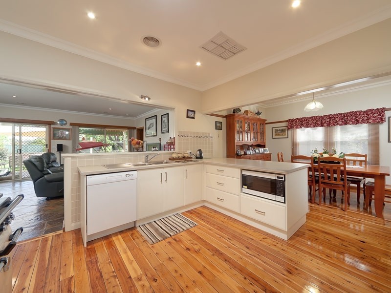 78 Hawkins Street, Howlong NSW 2643