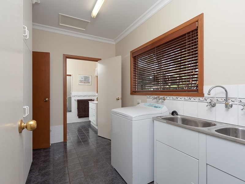 78 Hawkins Street, Howlong NSW 2643