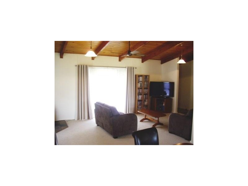 6 Thomas Place, Culcairn NSW 2660