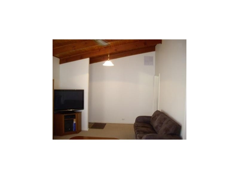 6 Thomas Place, Culcairn NSW 2660