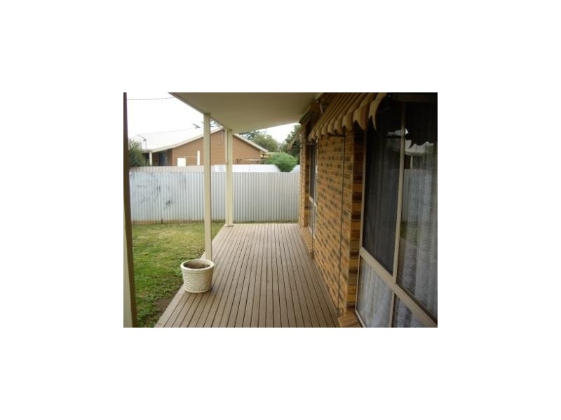 6 Thomas Place, Culcairn NSW 2660