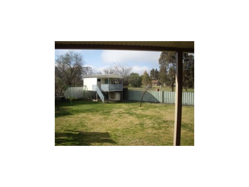 6 Thomas Place, Culcairn NSW 2660