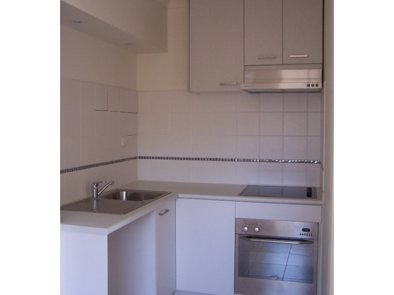 2/393 Griffith Road, Lavington NSW 2641