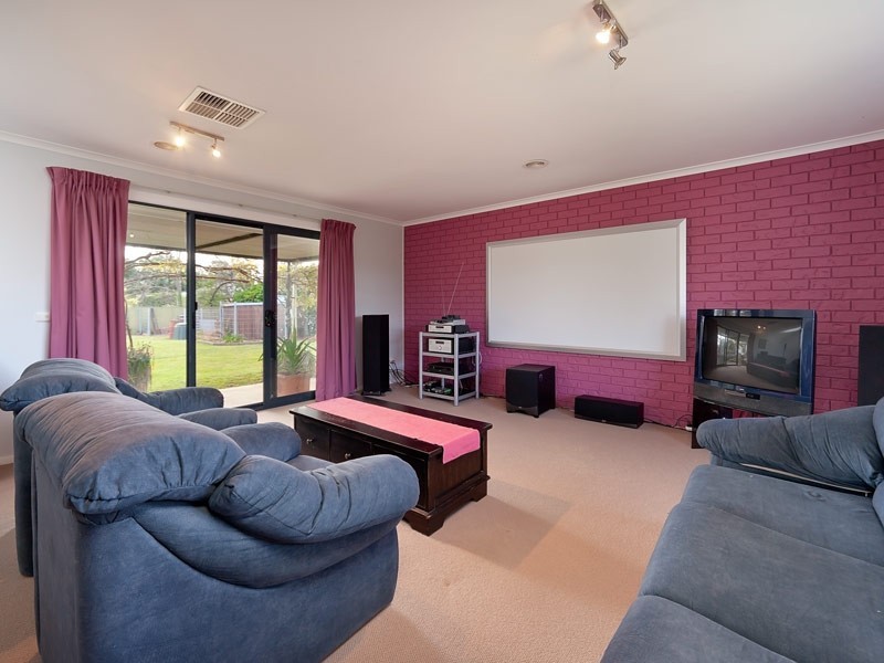 117 High Street, Howlong NSW 2643