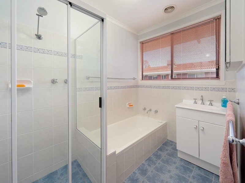 117 High Street, Howlong NSW 2643