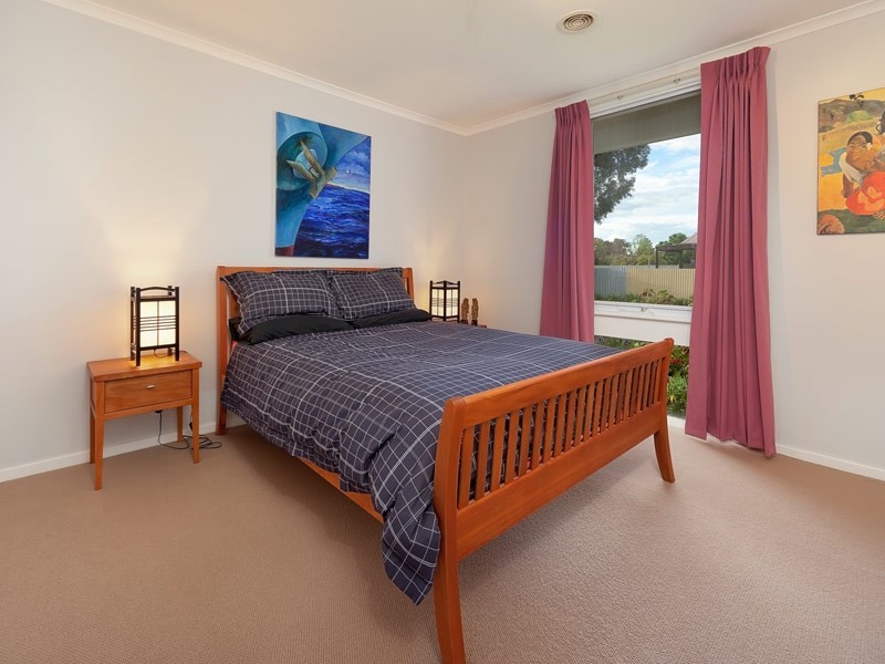 117 High Street, Howlong NSW 2643