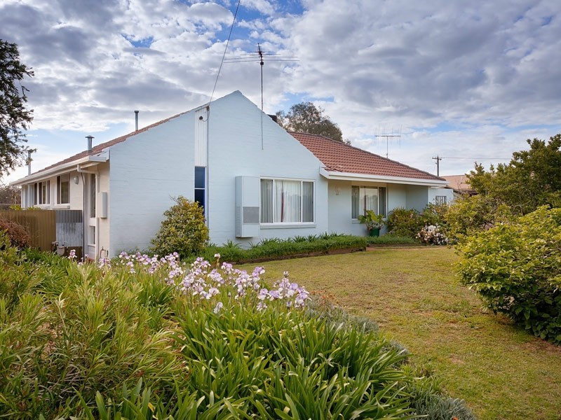 117 High Street, Howlong NSW 2643