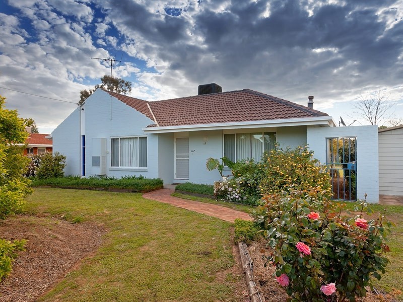 117 High Street, Howlong NSW 2643