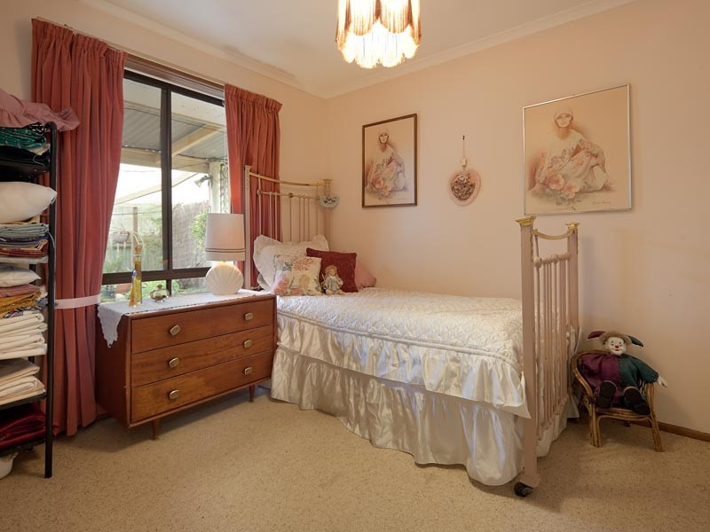 166 Clarke Street, Howlong NSW 2643