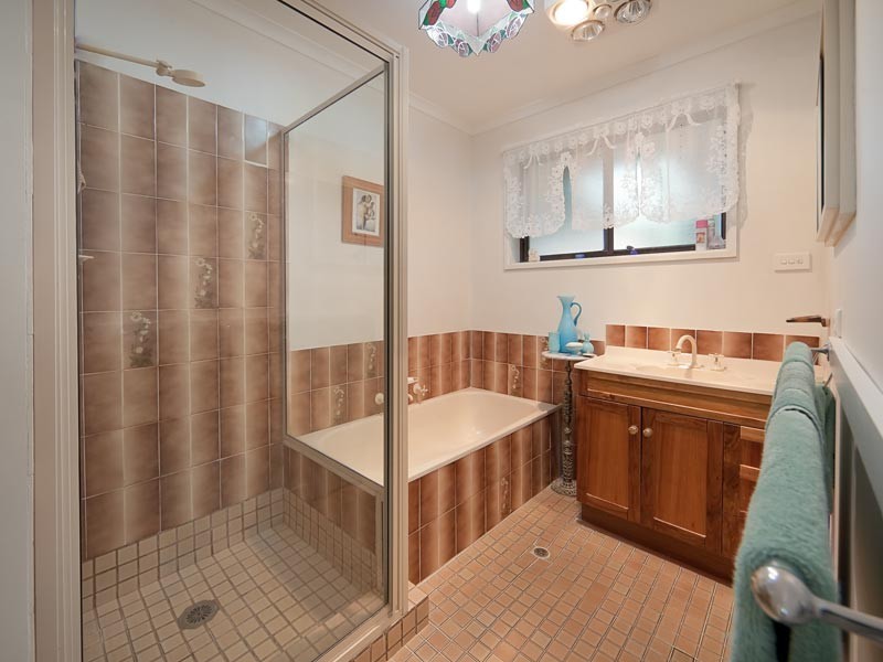 166 Clarke Street, Howlong NSW 2643