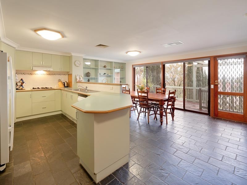 286 Bimbadeen Avenue, East Albury NSW 2640