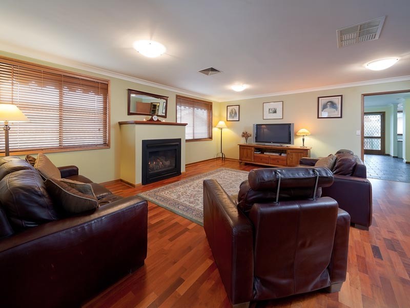 286 Bimbadeen Avenue, East Albury NSW 2640