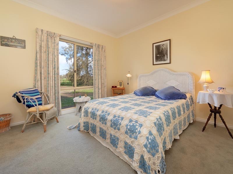 “Meryla” Holbrook Road, Albury NSW 2640