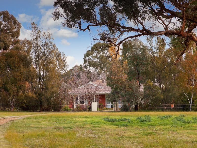 “Meryla” Holbrook Road, Albury NSW 2640