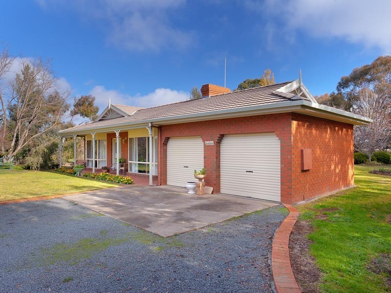 “Meryla” Holbrook Road, Albury NSW 2640