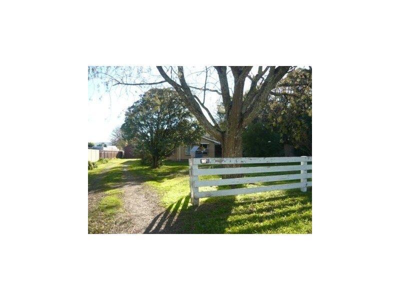 587 Osborne Street, Lavington NSW 2641