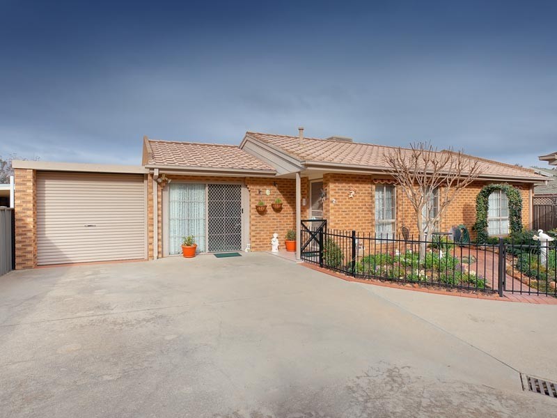 2/6 Graetz Court, Lavington NSW 2641