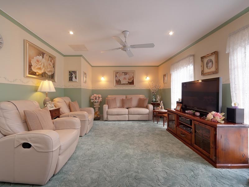 2/6 Graetz Court, Lavington NSW 2641