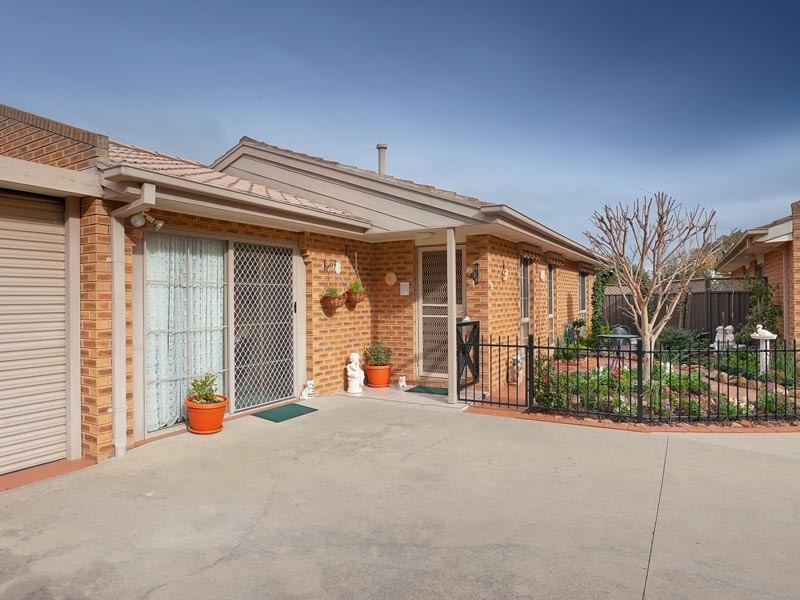 2/6 Graetz Court, Lavington NSW 2641