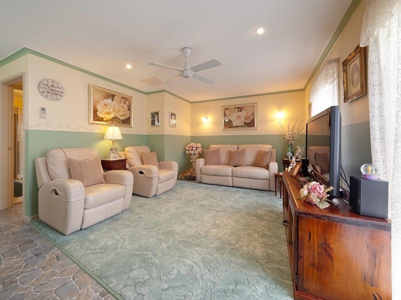 2/6 Graetz Court, Lavington NSW 2641