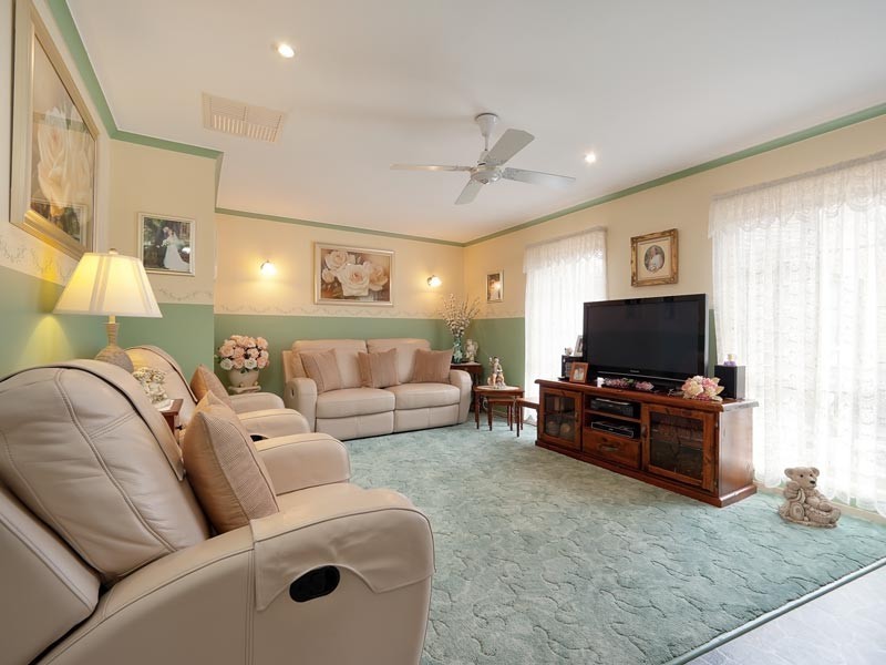 2/6 Graetz Court, Lavington NSW 2641