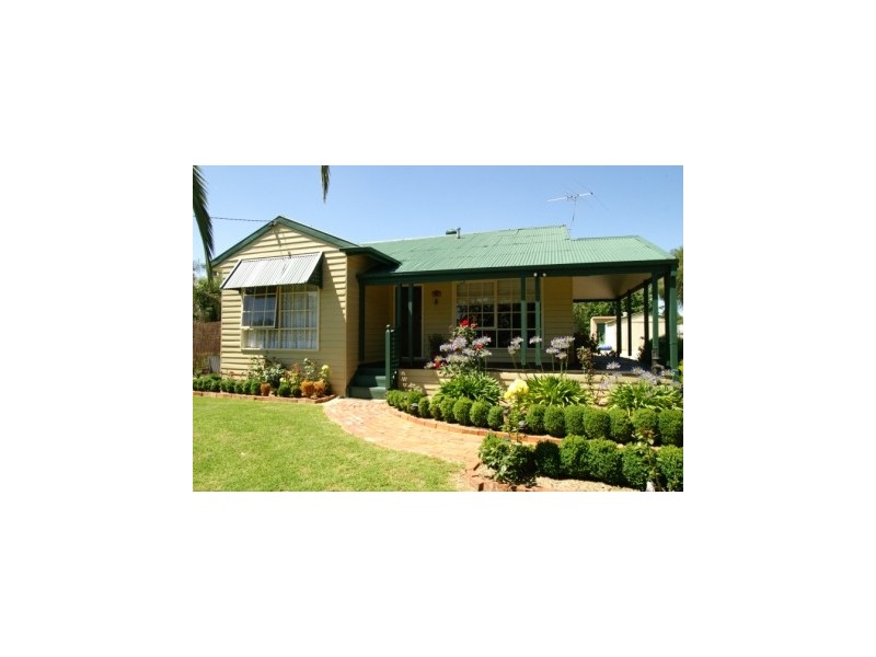 10 Victoria Street, Howlong NSW 2643