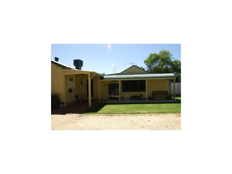 10 Victoria Street, Howlong NSW 2643