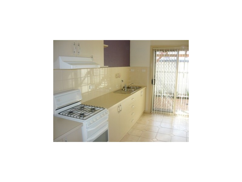 8/478 Breen Street, Lavington NSW 2641