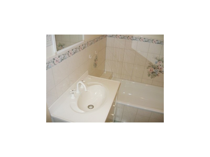 8/478 Breen Street, Lavington NSW 2641