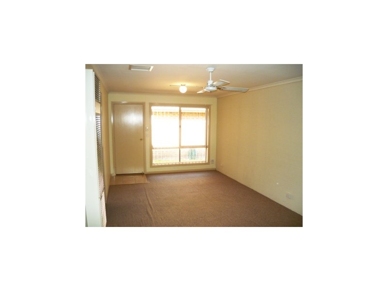 8/478 Breen Street, Lavington NSW 2641