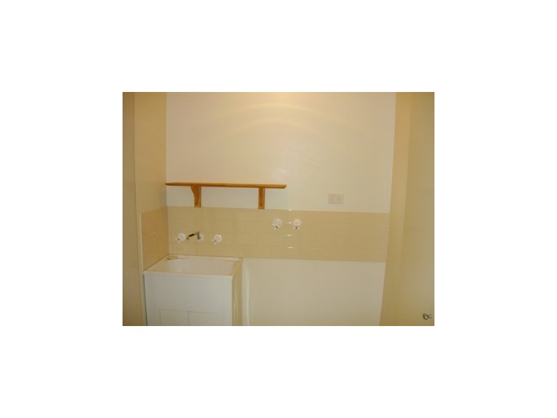 8/478 Breen Street, Lavington NSW 2641