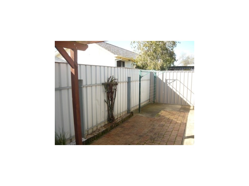 8/478 Breen Street, Lavington NSW 2641