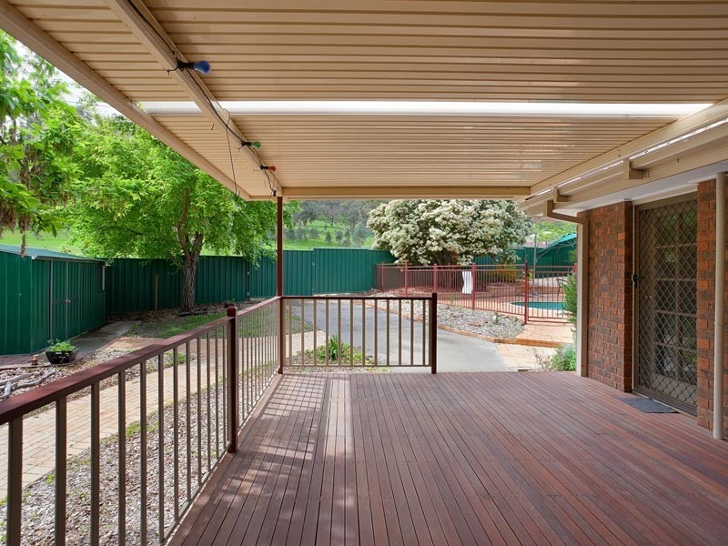 10 Darrung Place, Lavington NSW 2641