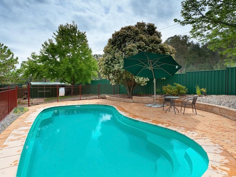 10 Darrung Place, Lavington NSW 2641