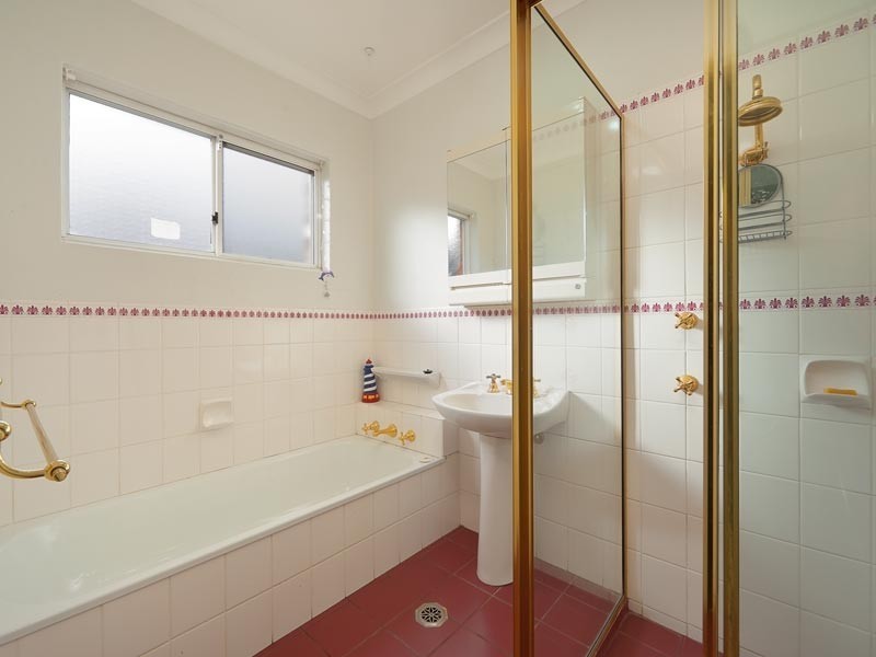 7 Ditmann Place, Lavington NSW 2641