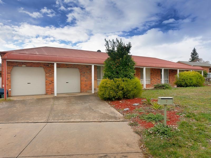 7 Ditmann Place, Lavington NSW 2641
