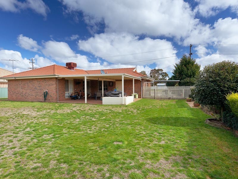 138 High Street, Howlong NSW 2643