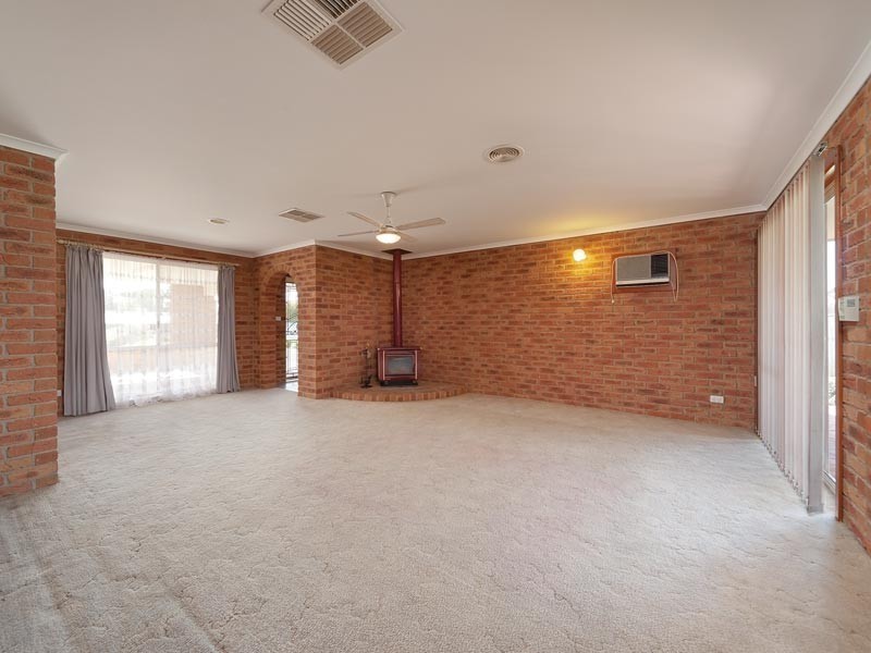 108 Clarke Street, Howlong NSW 2643