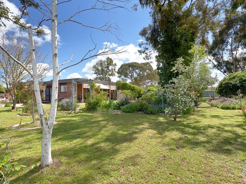 150 Golf Club Drive, Howlong NSW 2643