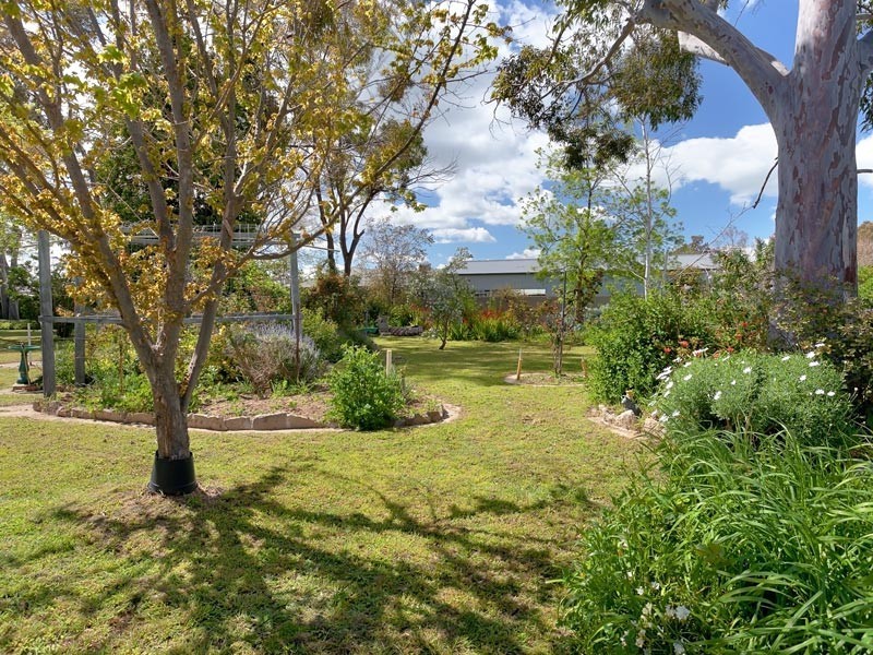 150 Golf Club Drive, Howlong NSW 2643
