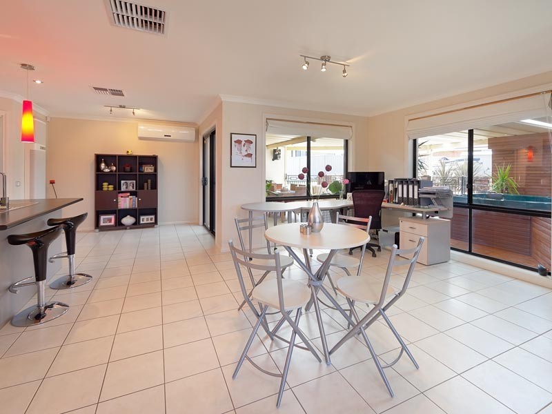 16 Almurta Court, Springdale Heights NSW 2641