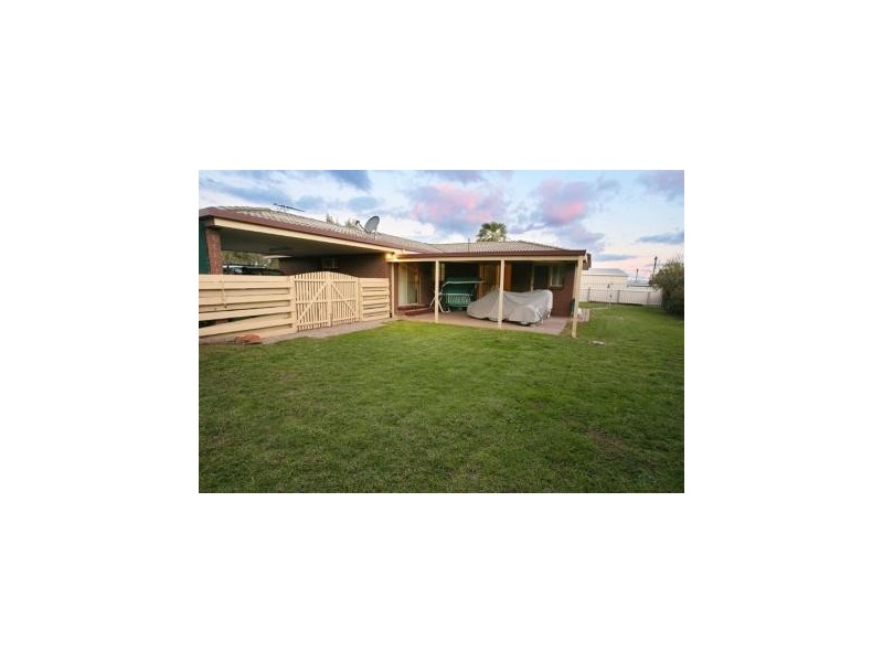 401 Elton Court, Lavington NSW 2641