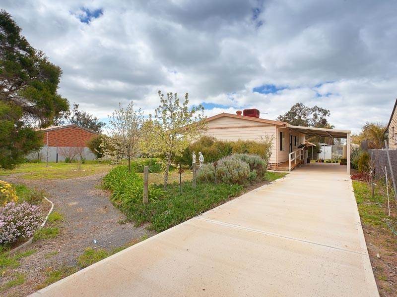 144 Townsend Street, Howlong NSW 2643