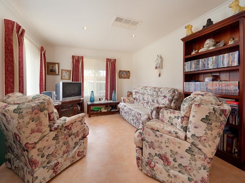 144 Townsend Street, Howlong NSW 2643