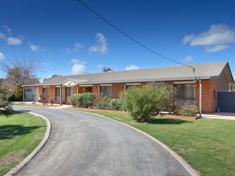 150-152 Hoddle Street, Howlong NSW 2643