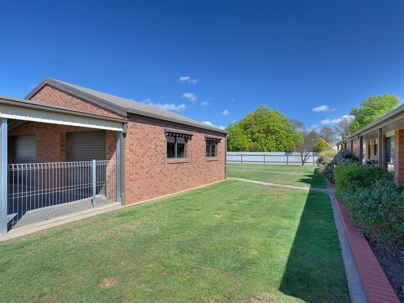 150-152 Hoddle Street, Howlong NSW 2643